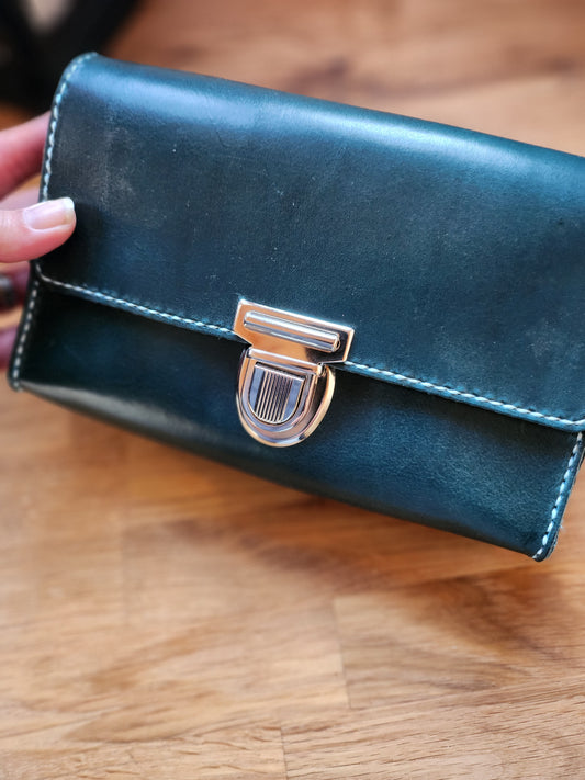 Kleine Handtasche in türkis